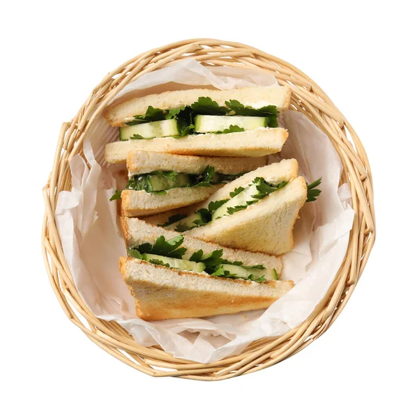 Sandwichs Savoureux Avec Concombre Persil Dans Panier Osier Sur Fond — Photo