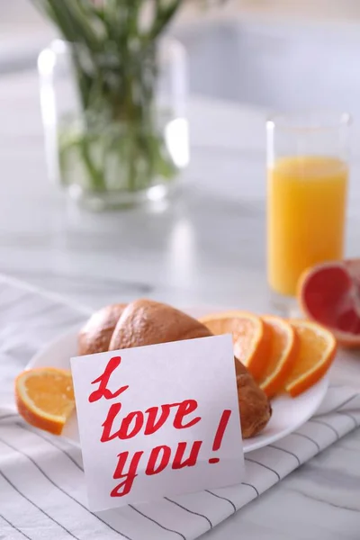 Romantisk Frukost Med Lapp Som Säger Jag Älskar Dig Bordet — Stockfoto