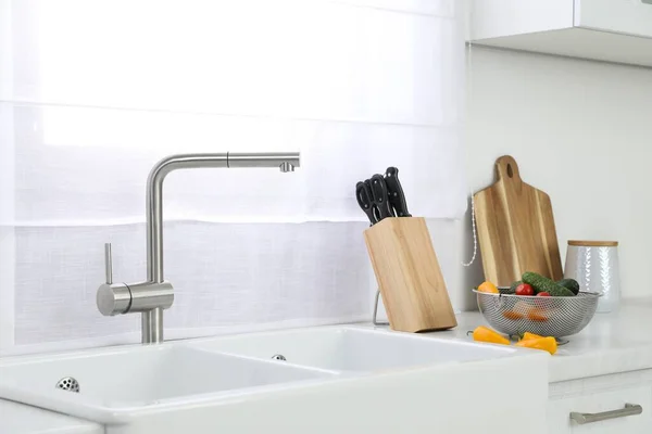 Modern Sink Water Tap Kitchen Counter Interior Design — Stock Photo, Image