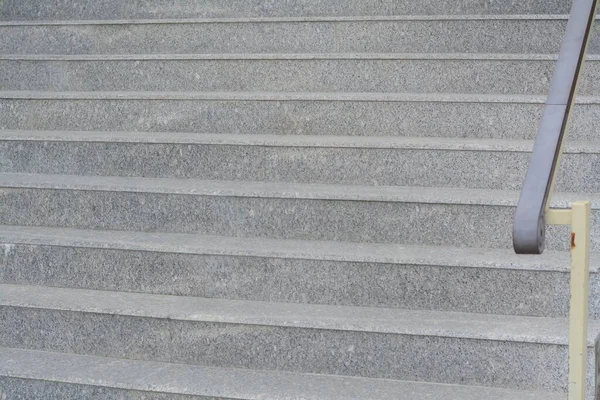 室外空旷的灰色楼梯 特写镜头 — 图库照片