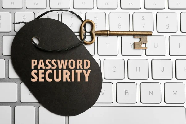 Κλειδί Ετικέτα Password Security Στο Πληκτρολόγιο Laptop Κορυφαία Προβολή — Φωτογραφία Αρχείου
