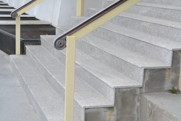 Vista Escaleras Hormigón Vacías Con Barandas Aire Libre —  Fotos de Stock