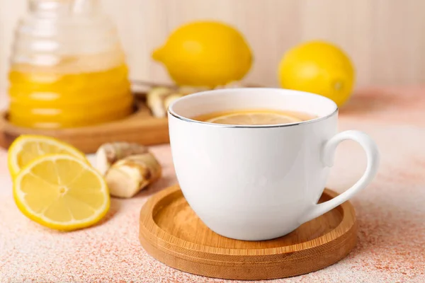 Herbata Miód Cytryna Imbir Beżowym Teksturowanym Stole Zbliżenie — Zdjęcie stockowe