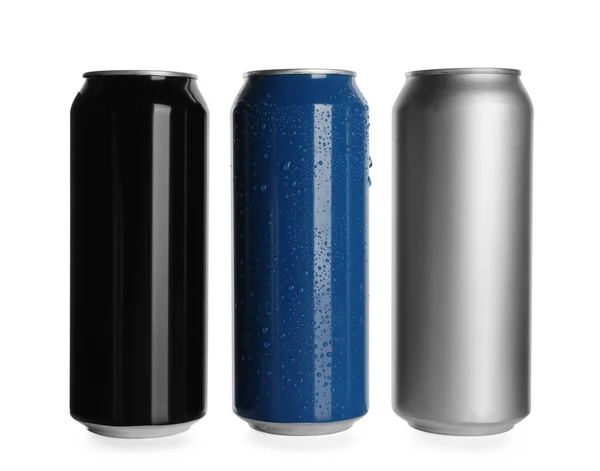 白を背景にアルミ缶 デザインのためのモックアップ — ストック写真