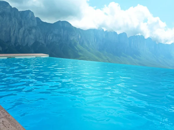 Venkovní Bazén Luxusním Resortu Krásným Výhledem Hory — Stock fotografie