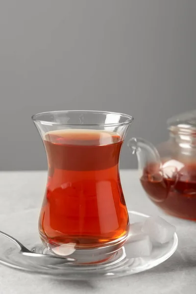 Склянка Традиційного Турецького Чаю Горщика Світло Сірому Столі — стокове фото
