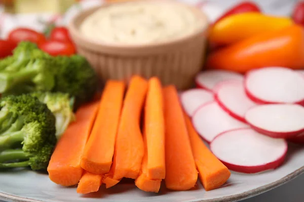 Plate Delicious Hummus Fresh Vegetables Closeup — Stock Photo, Image