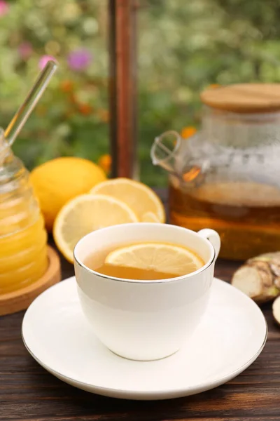 Taza Delicioso Con Limón Miel Mesa Madera — Foto de Stock