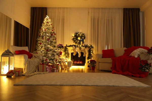 客厅里有圣诞装饰品 室内设计 — 图库照片