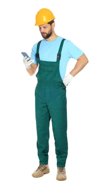 Professionele Reparateur Uniform Met Smartphone Witte Achtergrond — Stockfoto