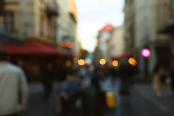 Vista Borrosa Gente Caminando Por Calle Ciudad — Foto de Stock