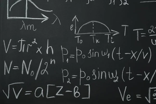 Viele Verschiedene Mathematische Formeln Auf Kreide Geschrieben Nahaufnahme — Stockfoto