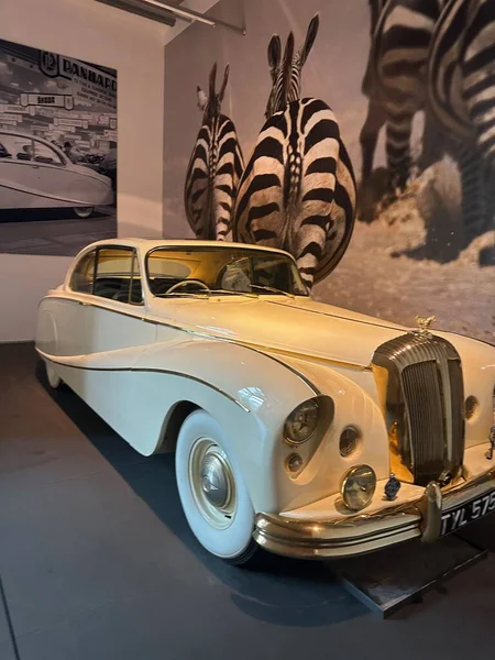 Lahey Hollanda Kasım 2022 Louwman Müzesi Ndeki Beyaz Retro Arabanın — Stok fotoğraf
