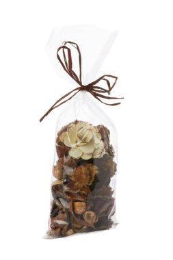 Kokulu potpuri kesesi beyaza izole edilmiş.