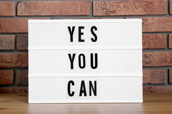 Lightbox Frází Yes You Can Table Brick Wall Motivační Citace — Stock fotografie