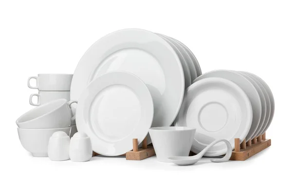 白に隔離されたきれいな食器のセット — ストック写真