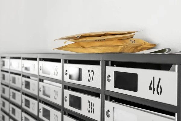 Novas Caixas Correio Com Fechaduras Números Recibos Envelopes Nos Correios — Fotografia de Stock