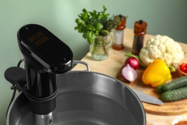 Tencere dibin kara seninki benden kara, seninki benden kara. Termal daldırma tirajı