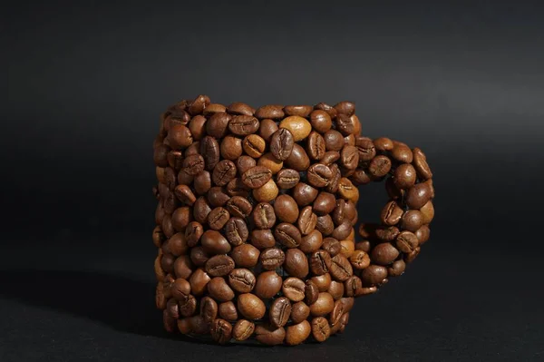 Κύπελλο Από Κόκκους Καφέ Μαύρο Φόντο — Φωτογραφία Αρχείου