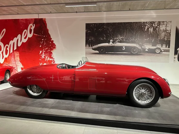 Lahey Hollanda Kasım 2022 Louwman Müzesi Ndeki Kırmızı Retro Arabanın — Stok fotoğraf
