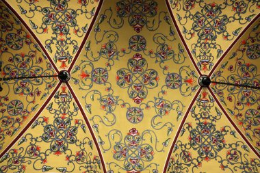 Atina, Yunanistan - 25 Mayıs 2022: Kutsal Üçlü Kilisenin tavan arası kapalı