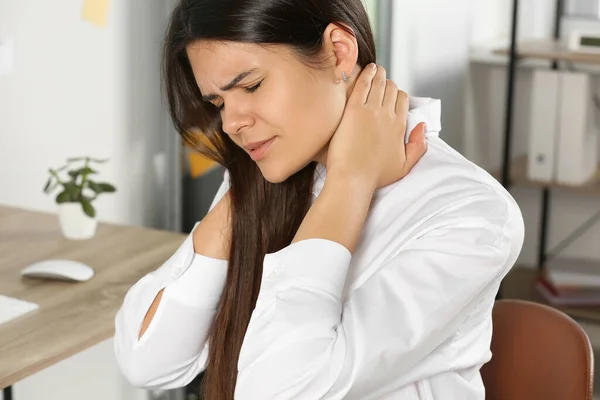 Young Woman Suffering Neck Pain Office — Stock Photo, Image