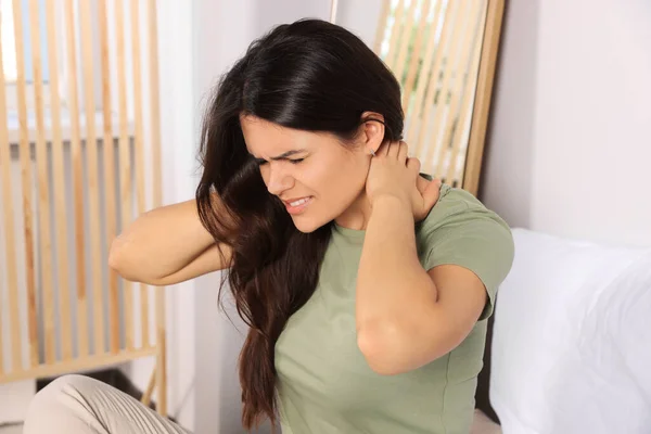 Young Woman Suffering Neck Pain Home — Stock Photo, Image