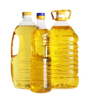 Beyaz arka planda bir şişe yağ.