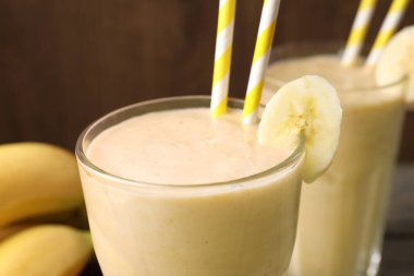 Masada muzlu içecek bardağı, yakın plan.