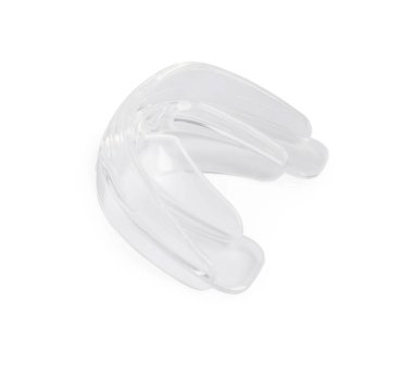 Şeffaf diş koruyucusu beyaza izole edilmiş. Isırık düzeltmesi
