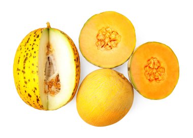 Beyaz arka planda leziz olgun kavunlar, üst manzara.