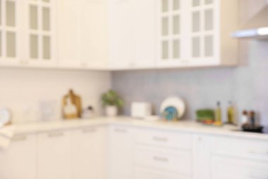 Modern mutfağın bulanık görüntüsü. İç tasarım