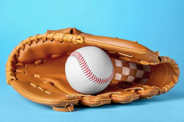 Catcher Handschoen Honkbal Lichtblauwe Achtergrond Sportspel — Stockfoto