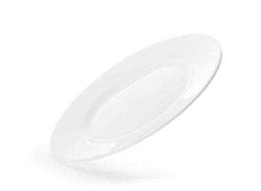 Temiz boş seramik tabak beyaz üzerine izole
