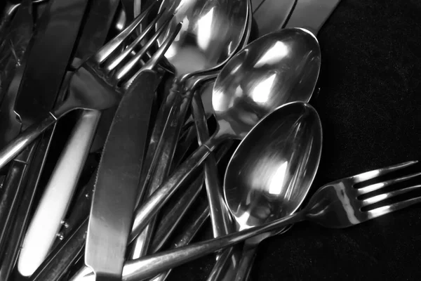 Silver Spoons Forks Knives Washing Black Table Flat Lay — Stock Photo, Image
