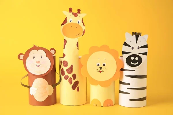 Toy Monkey Giraffe Lion Zebra Made Toilet Paper Hubs Yellow — Stockfoto