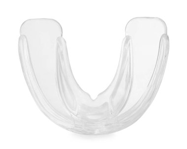 Şeffaf diş koruyucusu beyaza izole edilmiş. Isırık düzeltmesi