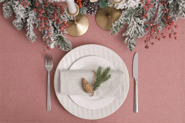 Local Festivo Com Belas Louças Talheres Cone Para Jantar Natal — Fotografia de Stock