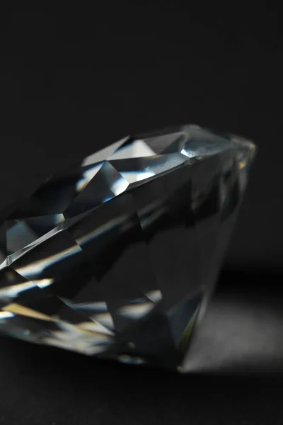 Beautiful Dazzling Diamond Dark Background Closeup Precious Gemstone — Fotografia de Stock