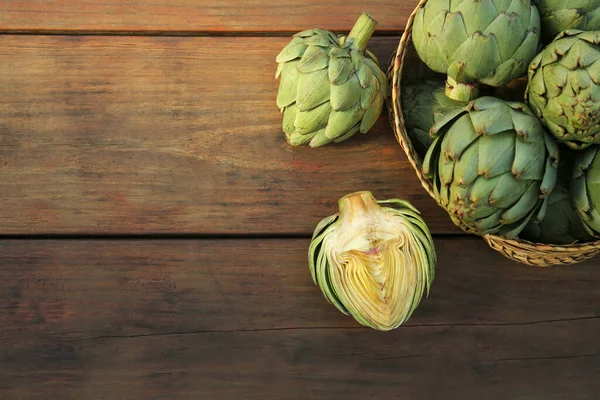 Whole Cut Fresh Raw Artichokes Wooden Table Flat Lay Space — Stock Photo, Image