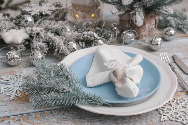 Festive Place Setting Beautiful Dishware Cutlery Fabric Napkin Christmas Dinner — Fotografia de Stock