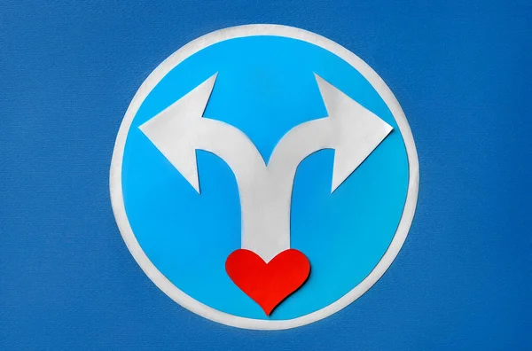 Divorce Concept Paper Heart Arrows Blue Background Flat Lay — Stok fotoğraf