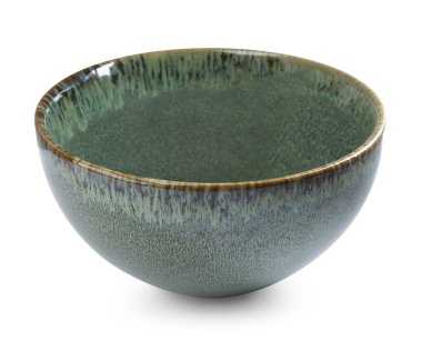 Beyazda izole edilmiş boş seramik kase