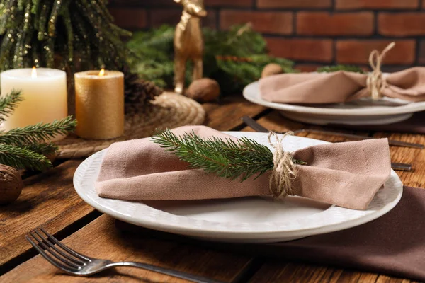 Festive Place Setting Beautiful Dishware Cutlery Fabric Napkin Christmas Dinner — Stock fotografie