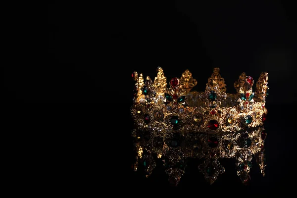 Beautiful Golden Crown Gems Dark Mirror Surface Space Text — Stok fotoğraf