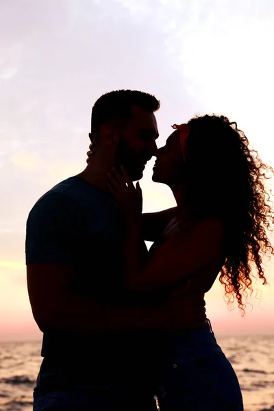 Silhouette Lovely Couple Spending Time Together Sea Sunset — Fotografia de Stock