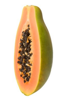 Taze olgun papaya, yarı yarıya izole edilmiş beyaz papaya