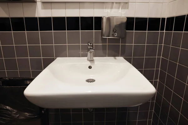 Public Toilet Interior Sink Tiled Wall — ストック写真