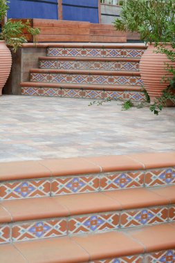 Güzel merdiven manzarası ve açık hava manzarası.