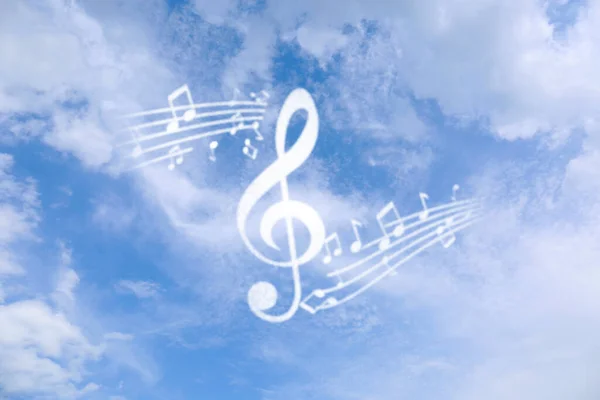 Claves Agudas Notas Musicales Contra Cielo — Foto de Stock